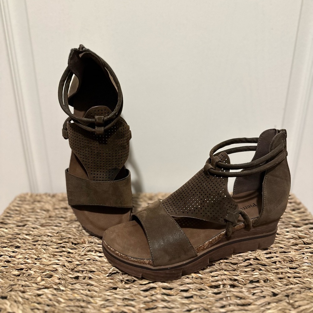 Pierre Dumas sandal